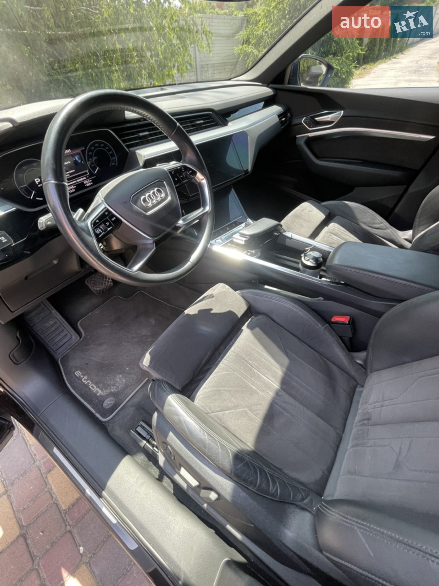 2020 Audi e-tron - мініатюра 30
