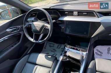 Внедорожник / Кроссовер Audi e-tron 2021 в 