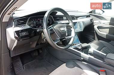 Внедорожник / Кроссовер Audi e-tron 2020 в 