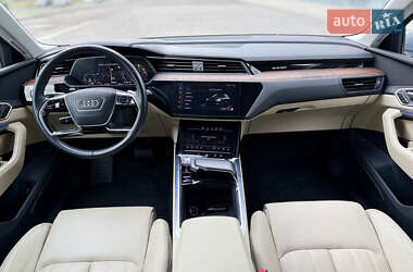 Внедорожник / Кроссовер Audi e-tron 2019 в 