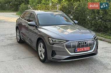 Внедорожник / Кроссовер Audi e-tron 2019 в 