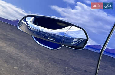Внедорожник / Кроссовер Audi e-tron 2021 в 