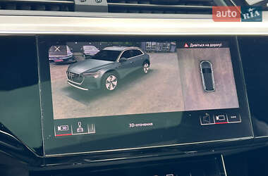 Внедорожник / Кроссовер Audi e-tron 2021 в 
