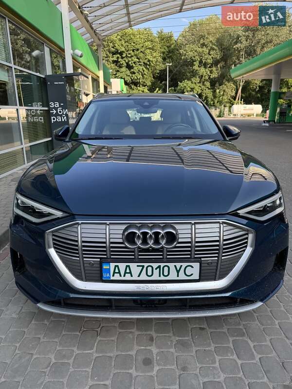 Позашляховик / Кросовер Audi e-tron 2019 в Києві