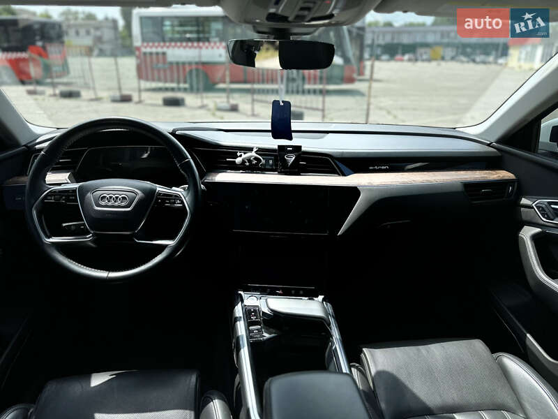 Внедорожник / Кроссовер Audi e-tron 2019 в Харькове фото 12 Внедорожник / Кроссовер Audi e-tron 2019 в Харькове