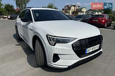 Внедорожник / Кроссовер Audi e-tron 2019 в 