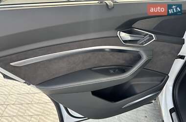 Внедорожник / Кроссовер Audi e-tron 2019 в 