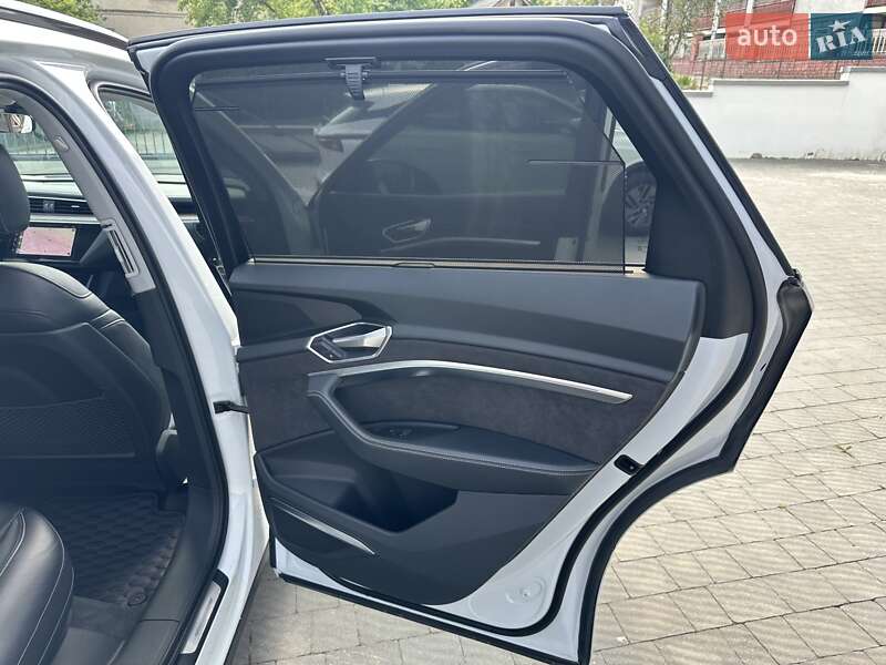 Внедорожник / Кроссовер Audi e-tron 2019 в Запорожье