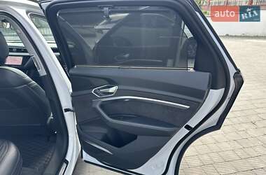 Внедорожник / Кроссовер Audi e-tron 2019 в 