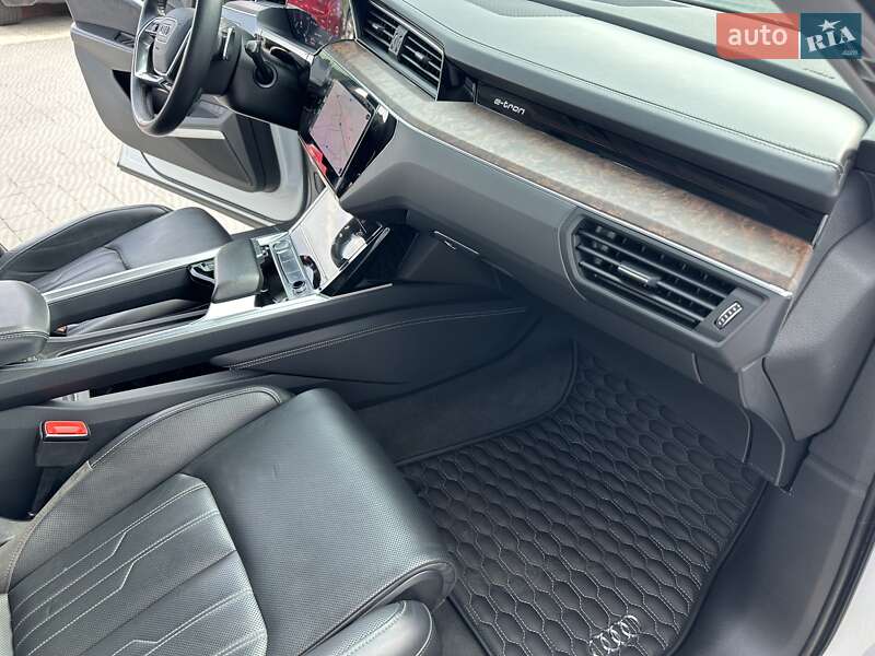 Внедорожник / Кроссовер Audi e-tron 2019 в Запорожье