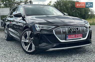 Внедорожник / Кроссовер Audi e-tron 2022 в 