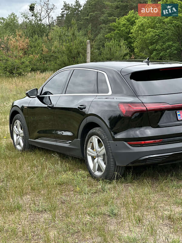 Позашляховик / Кросовер Audi e-tron 2022 в Харкові
