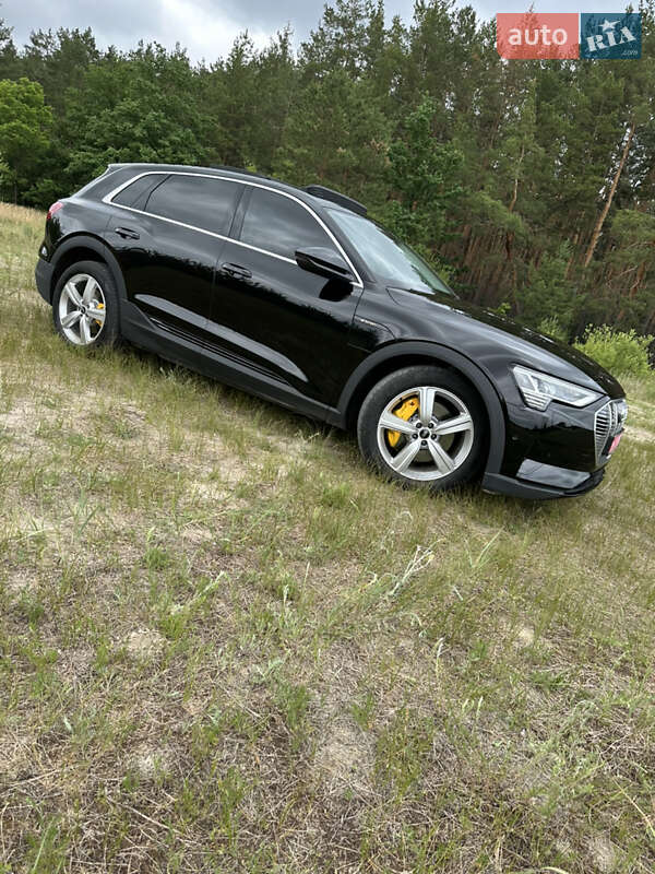 Позашляховик / Кросовер Audi e-tron 2022 в Харкові