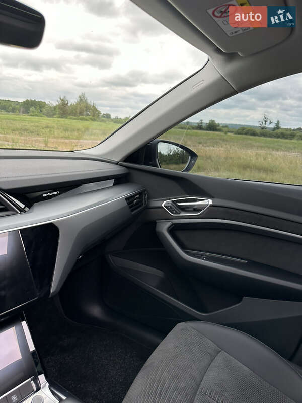 Позашляховик / Кросовер Audi e-tron 2022 в Харкові