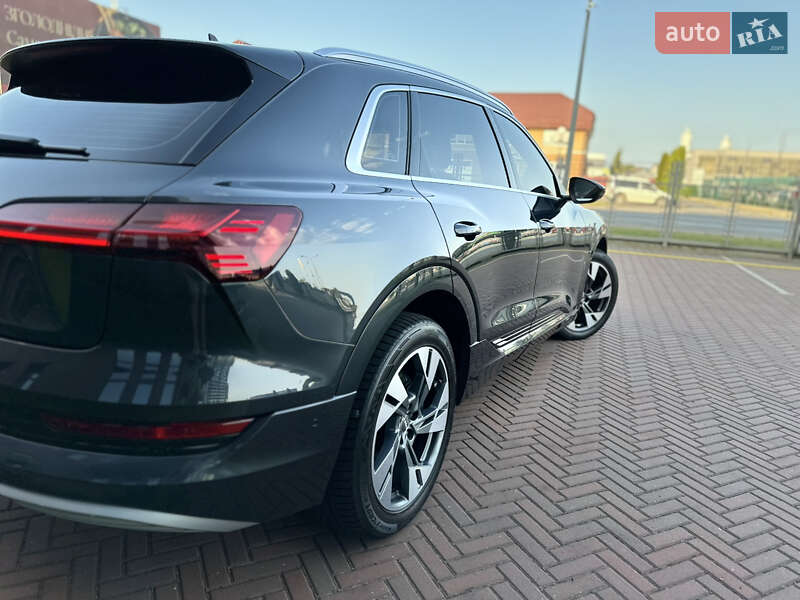 Внедорожник / Кроссовер Audi e-tron 2019 в Мукачево
