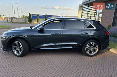 Внедорожник / Кроссовер Audi e-tron 2019 в 