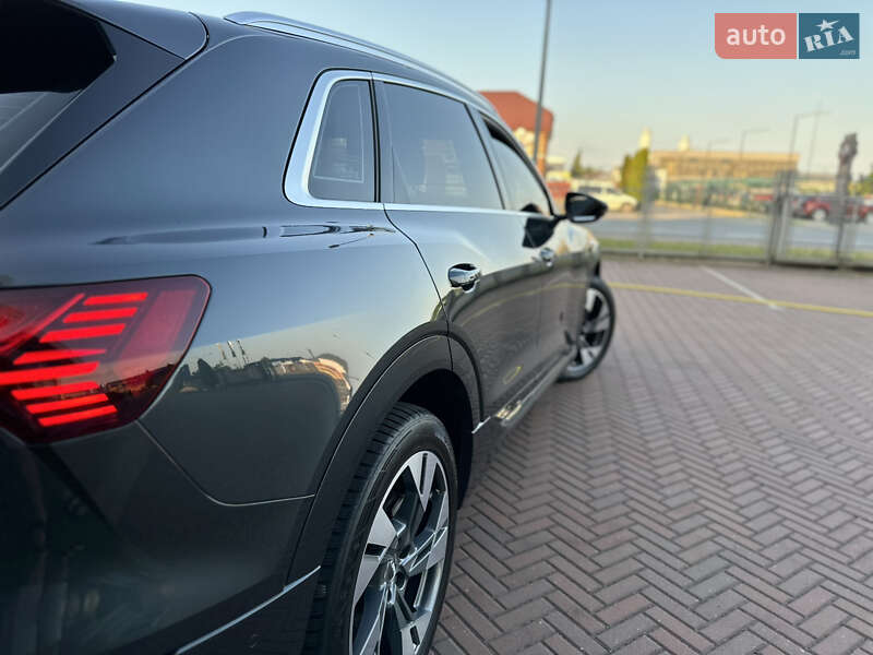 Внедорожник / Кроссовер Audi e-tron 2019 в Мукачево