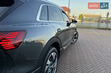 Внедорожник / Кроссовер Audi e-tron 2019 в 