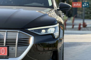 Внедорожник / Кроссовер Audi e-tron 2021 в 