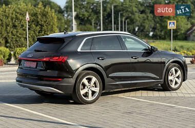 Внедорожник / Кроссовер Audi e-tron 2021 в 