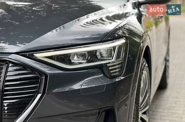 Внедорожник / Кроссовер Audi e-tron 2019 в 