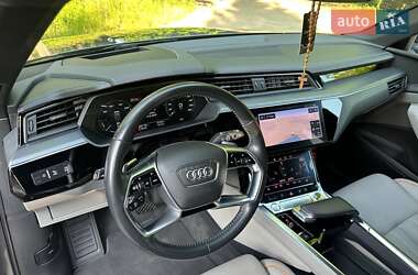 Внедорожник / Кроссовер Audi e-tron 2019 в 