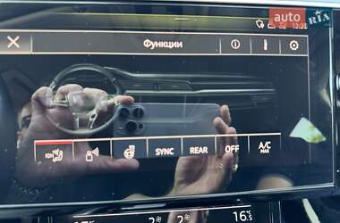 Внедорожник / Кроссовер Audi e-tron 2020 в 