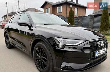 Внедорожник / Кроссовер Audi e-tron 2022 в 