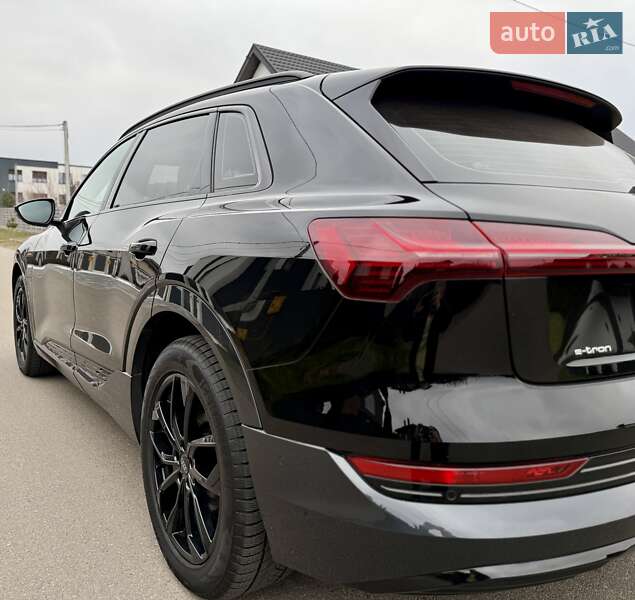 Позашляховик / Кросовер Audi e-tron 2022 в Києві