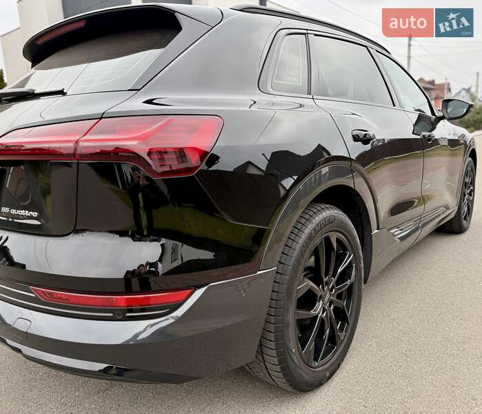 Позашляховик / Кросовер Audi e-tron 2022 в Києві