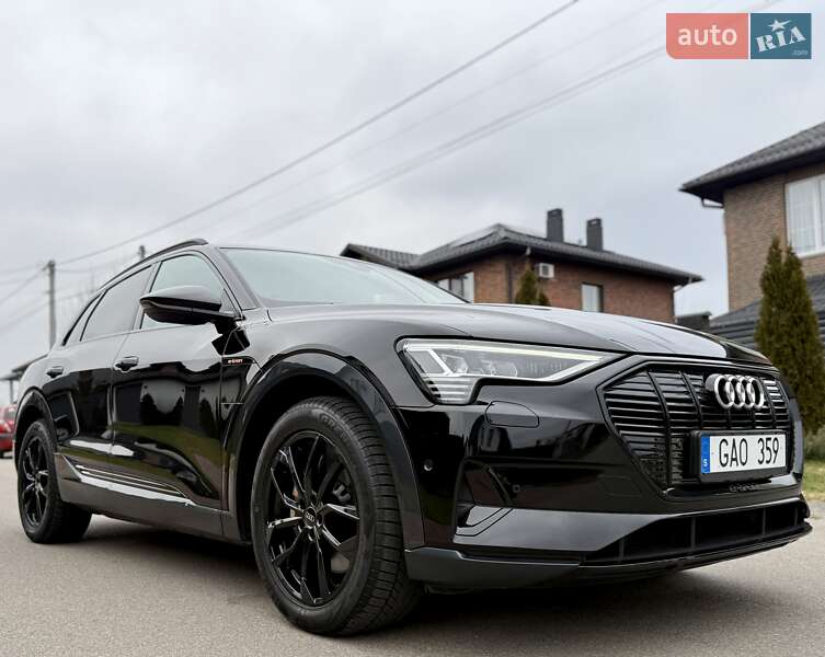 Позашляховик / Кросовер Audi e-tron 2022 в Києві
