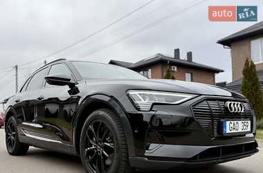 Внедорожник / Кроссовер Audi e-tron 2022 в 