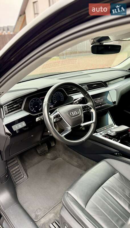 Позашляховик / Кросовер Audi e-tron 2022 в Києві
