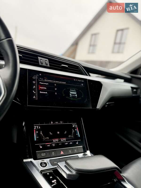 Позашляховик / Кросовер Audi e-tron 2022 в Києві