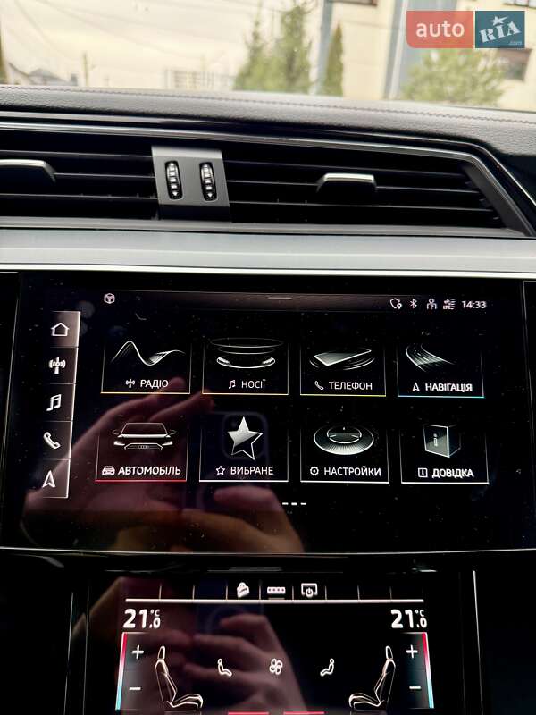 Позашляховик / Кросовер Audi e-tron 2022 в Києві