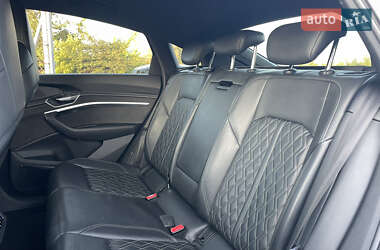Внедорожник / Кроссовер Audi e-tron 2021 в 