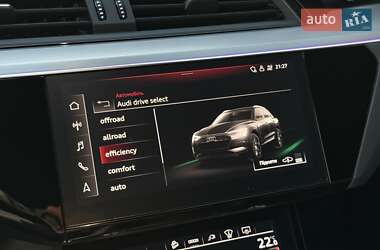 Внедорожник / Кроссовер Audi e-tron 2022 в 