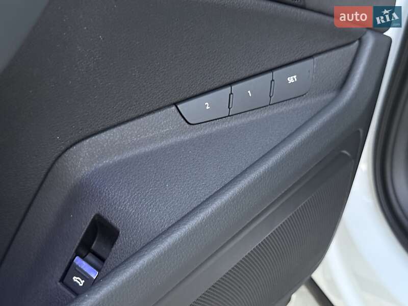Внедорожник / Кроссовер Audi e-tron 2022 в Ужгороде