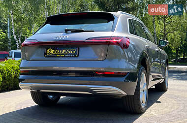 Позашляховик / Кросовер Audi e-tron 2021 в 