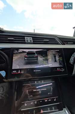 Внедорожник / Кроссовер Audi e-tron 2020 в 