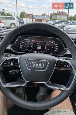 Внедорожник / Кроссовер Audi e-tron 2020 в 