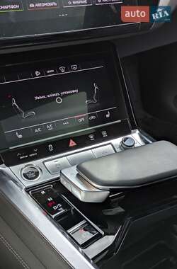 Внедорожник / Кроссовер Audi e-tron 2020 в 