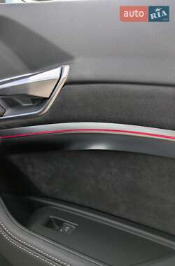 Внедорожник / Кроссовер Audi e-tron 2020 в 