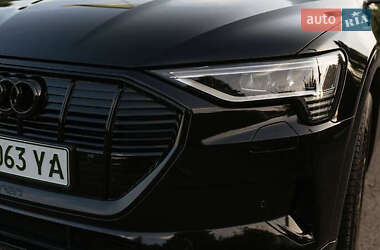 Внедорожник / Кроссовер Audi e-tron 2020 в 
