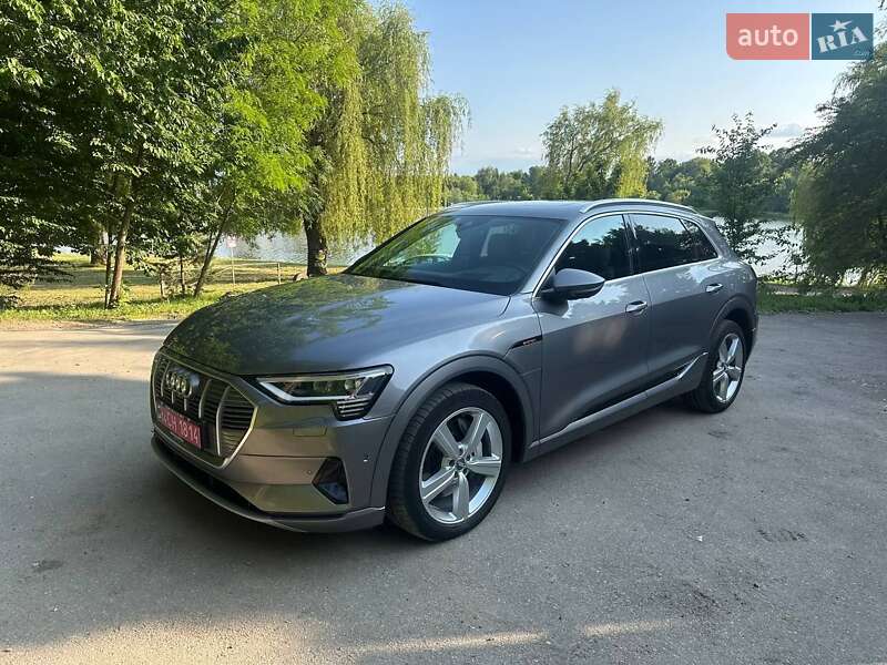 Внедорожник / Кроссовер Audi e-tron 2019 в 