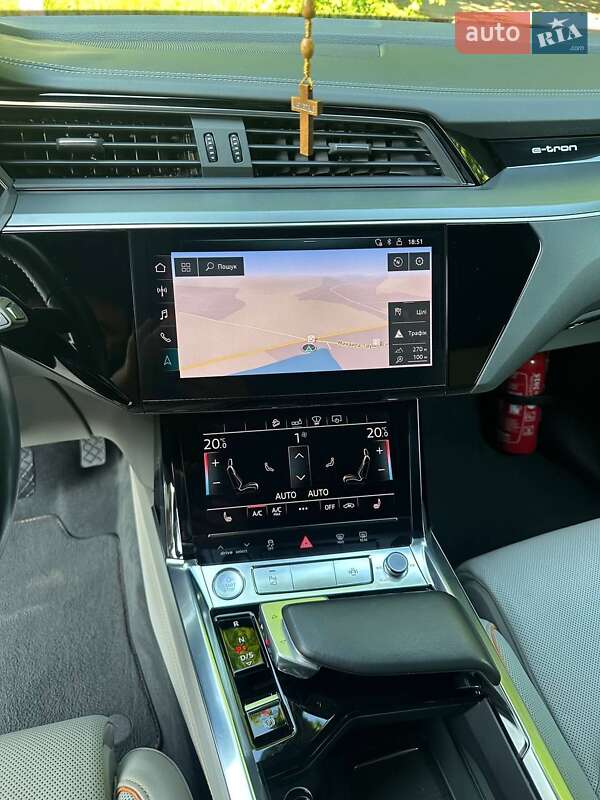 Позашляховик / Кросовер Audi e-tron 2019 в Тлумачі