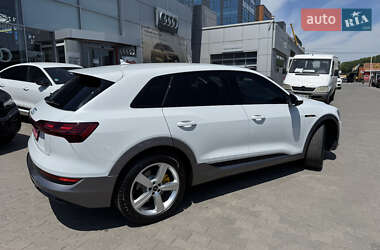 Внедорожник / Кроссовер Audi e-tron 2023 в 