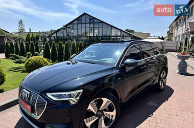 Внедорожник / Кроссовер Audi e-tron 2020 в 