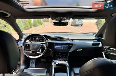 Внедорожник / Кроссовер Audi e-tron 2020 в 