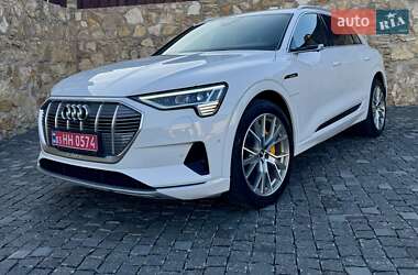 Внедорожник / Кроссовер Audi e-tron 2020 в 